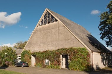 Foto eines modernen Kirchengebäudes